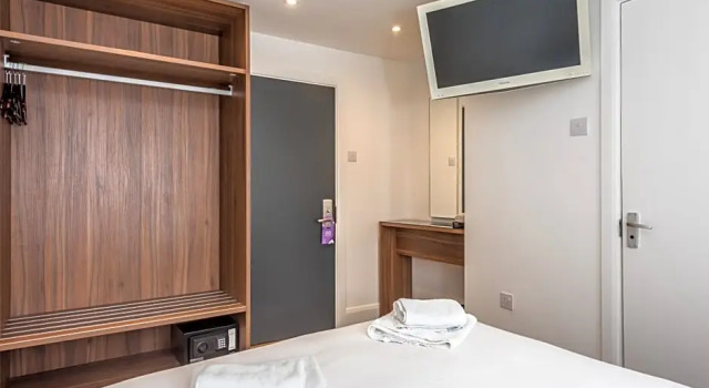 Двухместный номер Standard Queens Drive Hotel