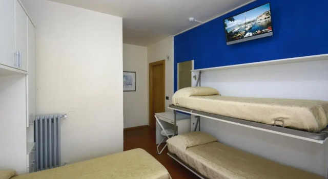 Трёхместный номер Standard с балконом Hotel Commercio
