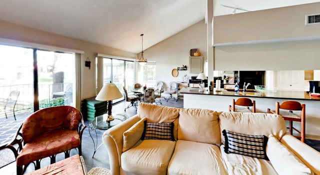 104 Horseshoe Bay Townhouse #18 2 Bedrooms 2 Bathrooms Townhouse