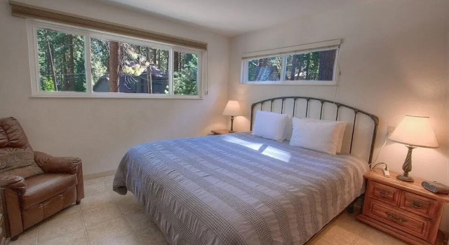 Foothill Folly 4 Bedroom Home by RedAwning, Boek Hotel Zephyr Cove Nevada