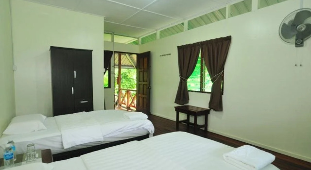 Kinabatangan Wetlands Resort, Rezervovat Lázně / Resort Sandakan Sabah