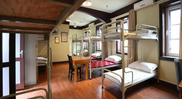 Кровать в общем номере Qingdao Wheat Youth Hostel