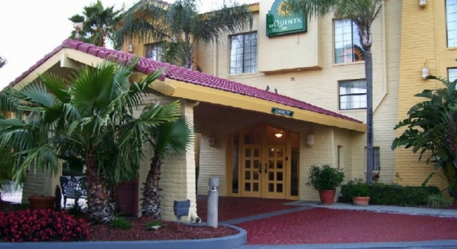Кровать в общем номере La Quinta by Wyndham St Petersburg-Clearwater
