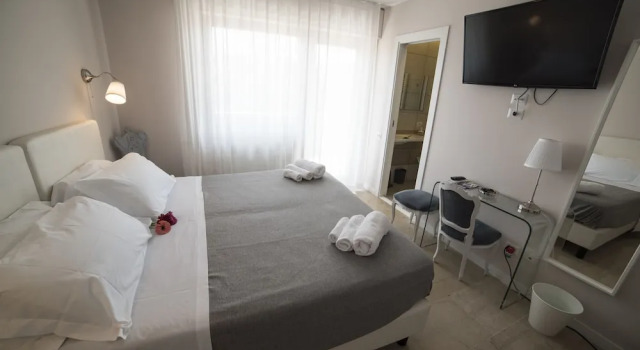 Standard- dobbelt værelse med altan Attico 33 B&B