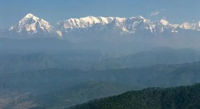 Deodar Holiday Inn, Rezervovat Hotel Almora Uttarakhand