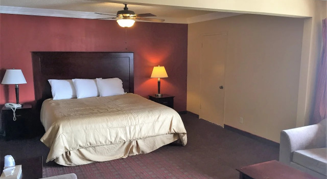 Pacific Inn & Suites