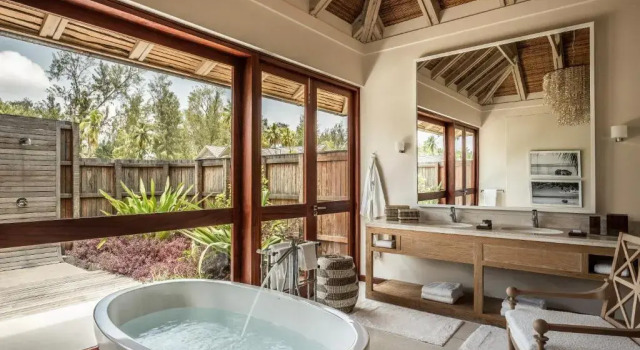 Вилла Pool Four Seasons Resort Seychelles at Desroches Island