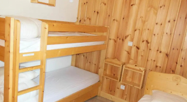 Résidence La Tour Du Merle - 4 Pièces pour 7 Personnes 193298, Prenota Appartamento Hotel a Rodano-Alpi con parcheggio, Parcheggio