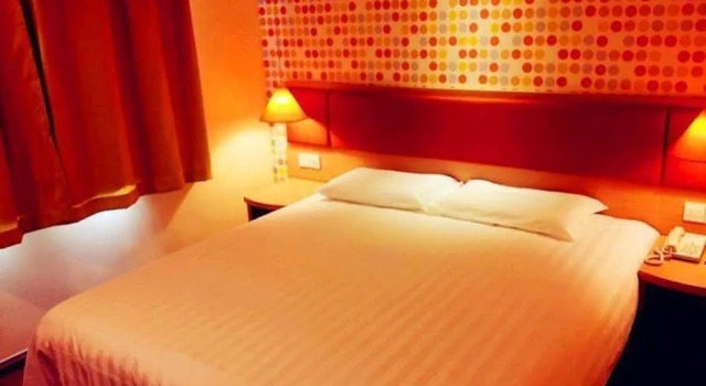 Home Inn Qingdao Chongqing South Road Metro Branch