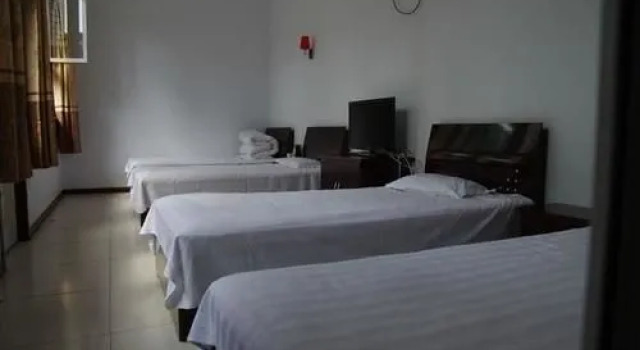 Pingyao Yingbinhu Hotel, Забронировать Отель Отели Пинъяо с парковкой, рядом с Ji's Old Residence, Парковка
