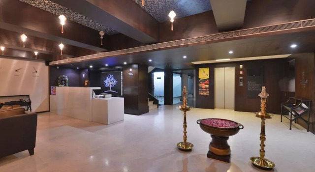 Hotel The Golden Oak Central by Citrus Prime