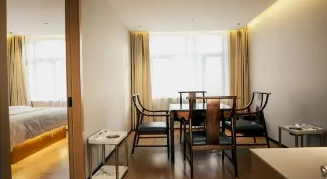 Люкс Business GreenTree Eastern Hotel (Tongliao Kailu)