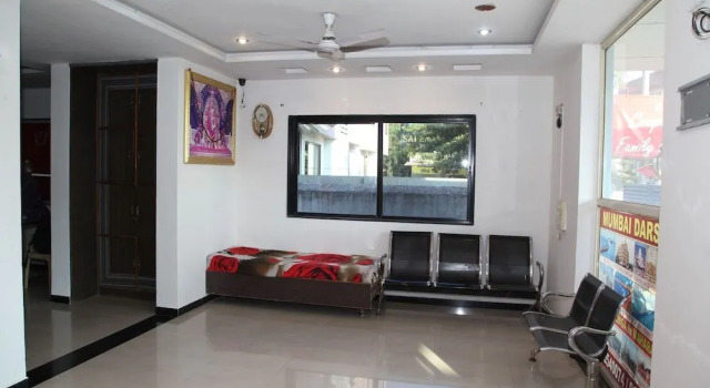 Townhouse Shirdi, Забронировать Отель Отели штата Махараштры 3 звезды, 3*
