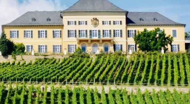 Holiday Apartment Relaxing at the Monastery, Book Apartment Johannisberg Rhenish Hesse