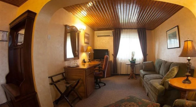 Little Texas, Book Hotel Hotels in Iasi with Breakfast, near Golia Monastery, Breakfasts