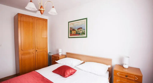 Spacious apartment 2 rooms free parking, Prenota Appartamento Splitska 