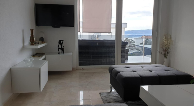 Apartment Sara With Pool, Забронировать Апартаменты/квартира Отели Приморско-Горанской жупания с парковкой, Парковка