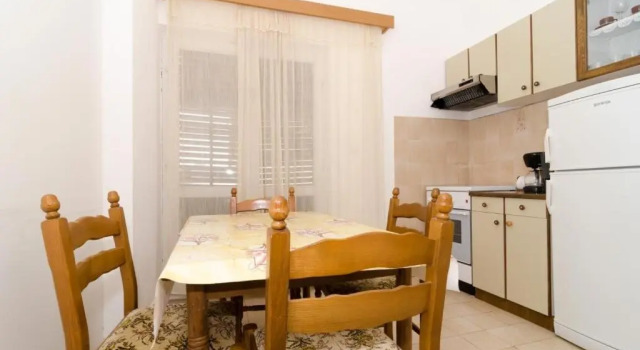 Апартаменты с 2 комнатами с балконом и с видом на море Apartments Kuzma