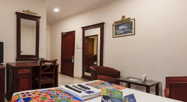 OYO 8198 Hotel Raj International, Rezerwuj Hotel Hajdarabad 