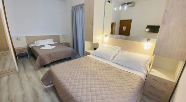 Трёхместный номер Hotel Butterfly & YoUnique Spa