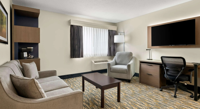 Двухместный люкс с 2 комнатами Best Western Inn