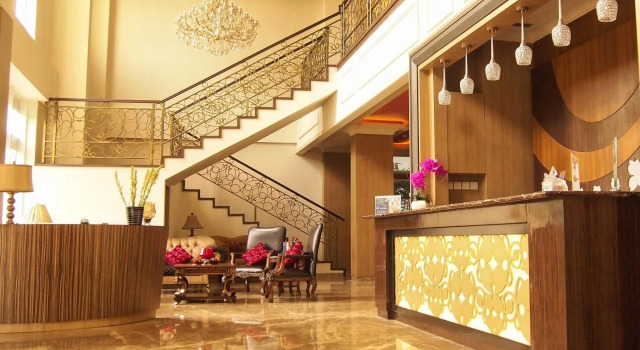 Sapphire Sky Hotel & Conference, Prenota Hotel Legok West Java