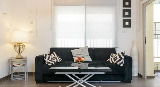 Ben Yehuda - Bograshov 1 BR with Terrace