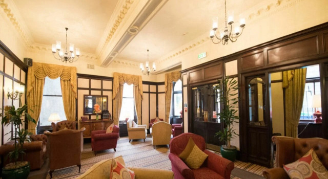 Parliament House Hotel