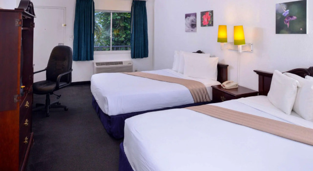 Четырёхместный номер Standard Rodeway Inn Clearwater - Central