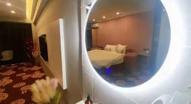 Lightly live • Yuexiang Hotel (Fengcheng Government Store), Prenota Hotel Fengcheng Liaoning