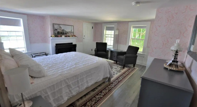 Blue Bear Inn, Rezerwuj Pensjonat Hotele w New England z basenem, Basen