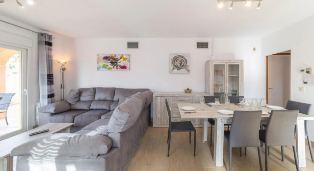 Gemma in L'Escala with 4 bedrooms and 3 bathrooms