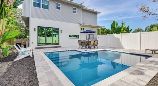 Коттедж 3,200-sq-ft Hideaway 5 Mi to Downtown Sarasota!