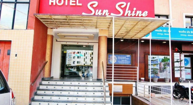 Hotel Sun Shine by Sky Stays, Buchen Sie Hotel Mehsana Gujarat