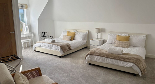 The Retreat, Rezervasyon Tatil Evi Ferndown otoparklı oteller, Otopark