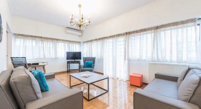 Апартаменты Classic Spacious Holiday Family Home  by Cloudkeys