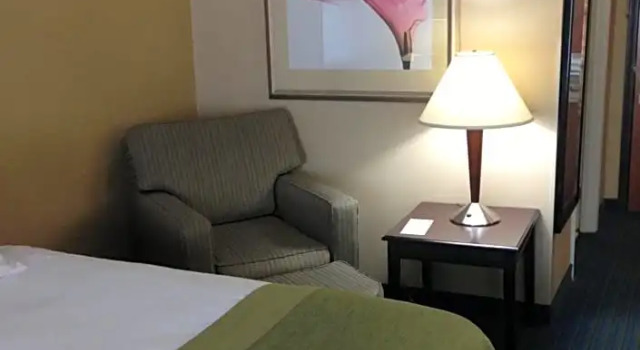 Номер Deluxe Wingate by Wyndham - York