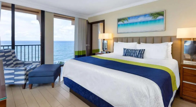 Номер Standard с частичным видом на океан Wyndham Deerfield Beach Resort