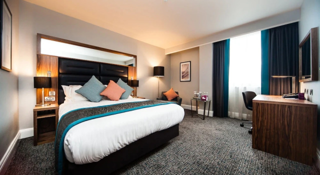 Номер Premium Crowne Plaza Leeds by IHG