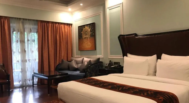 Номер Executive Mayfair Spa Resort & Casino