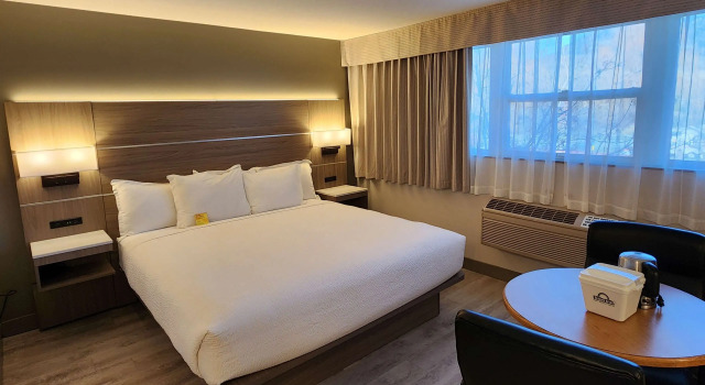 Days Inn and Conference Centre Penticton, Boek Hotel Hotels in Brits Columbia met zwembad, Zwembad
