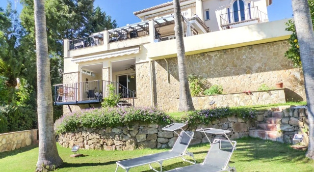Marvelous Villa with Infinity Pool Ref 85