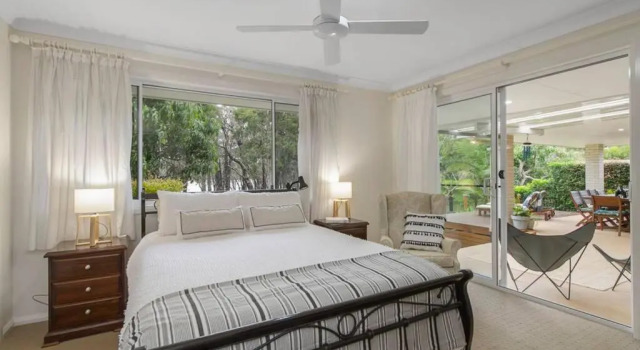 Lakehouse10 - private lake access, beach, shops, Rezervasyon Otel Lake Cathie 
