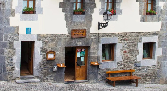 Hostal Musunzar