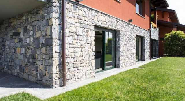 Apartment SUITE & POOL-Como House-160 mt-Private Indoor Swimming Pool, heated all year-Private Covered Parking-Private Garden and terrace-Fully equipped Kitchen
