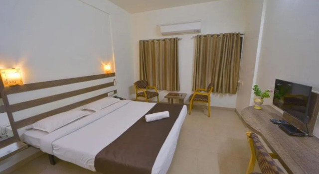 Hotel Orient Crown, Kolhapur, Забронировать Отель Отели штата Махараштры с завтраком, Завтраки