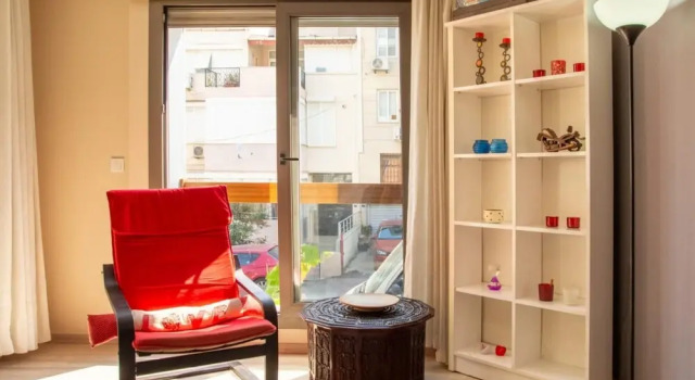 Pleasant and Central Flat With Balcony in Izmir, Book Apartment Karabağlar Izmir