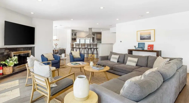 Коттедж с 6 комнатами с балконом 6bdr Modern Oasis w/ Game Room, Outdoor Living & Views! Edendale by Avantstay