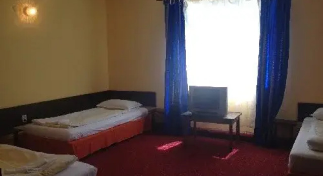Hanul Dintre Salcii, Varaa Hotelli Alba Iulia 