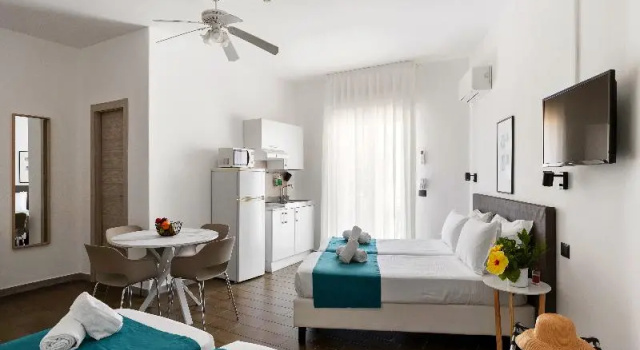 Четырёхместный номер Standard с балконом Villa Collina